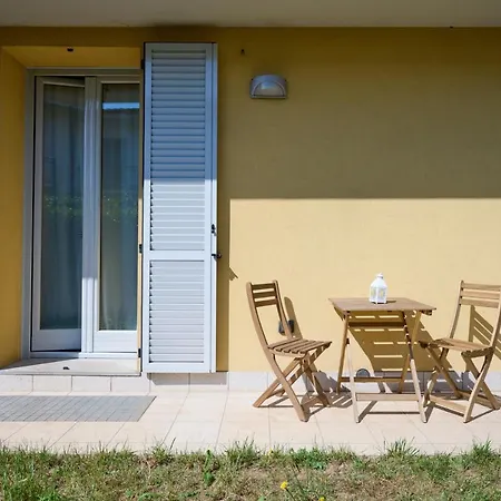 La Casa Dei Tigli - Bilocale Con Taverna E Giardino Lejlighed
