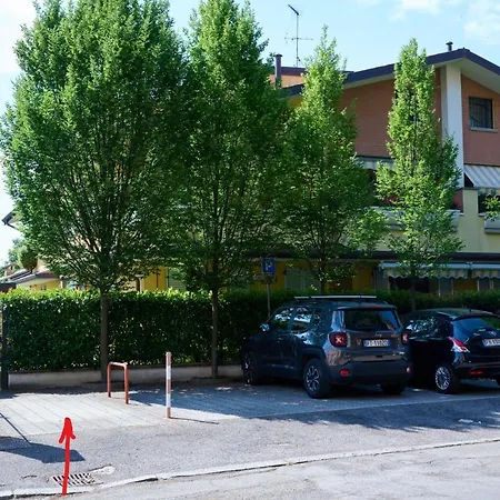 La Casa Dei Tigli - Bilocale Con Taverna E Giardino Lejlighed *
