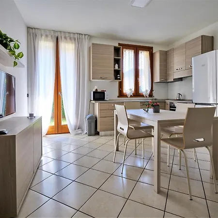 La Casa Dei Tigli - Bilocale Con Taverna E Giardino Lejlighed *