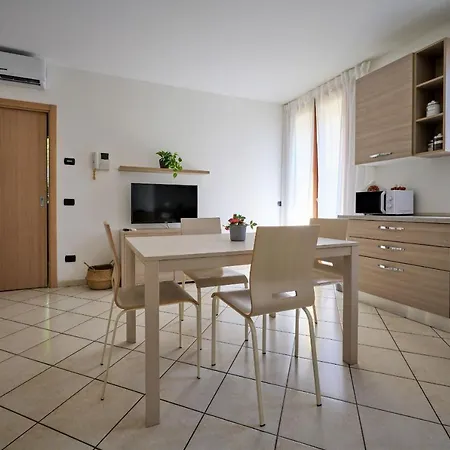 Lejlighed La Casa Dei Tigli - Bilocale Con Taverna E Giardino *